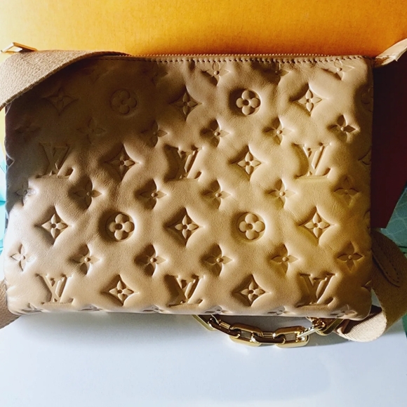 RARE Authentic Louis Vuitton Coussin PM CAMEL in Excellent Condition! - Picture 9 of 16